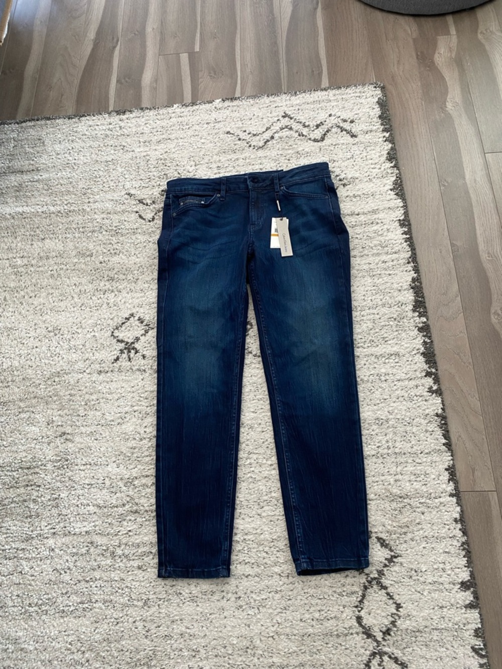 Calvin Klein ankle skinny jean, 29 waist, 27 inseam, NWT, never worn.